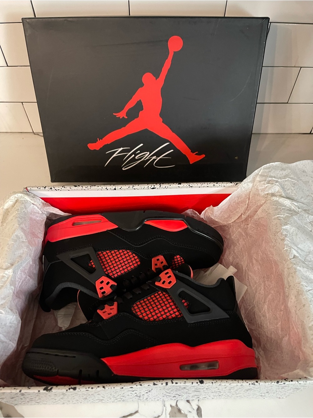 Men’s Retro 4 Red Thunder Size 6.5. - Picture 2 of 8